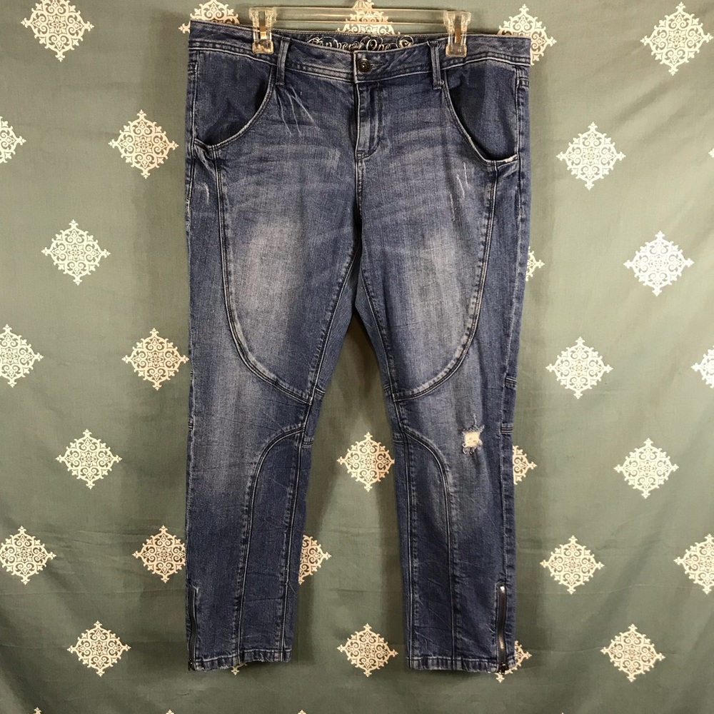 Converse One Star Distressed Skinny Jeans